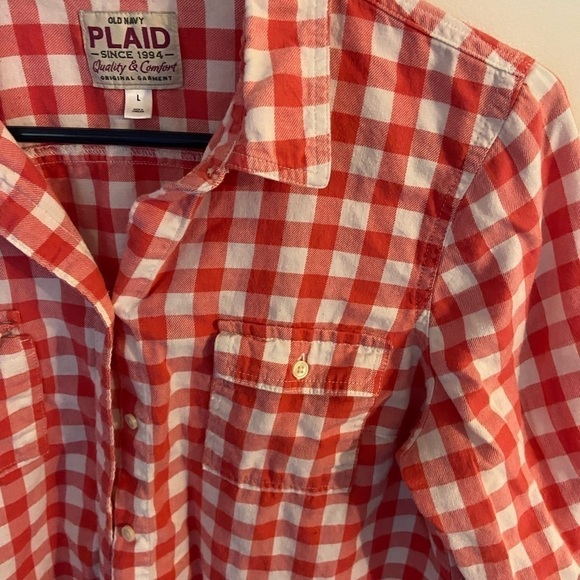 Old Navy Red and white checkered button down blouse women's size large - Picture 2 of 4
